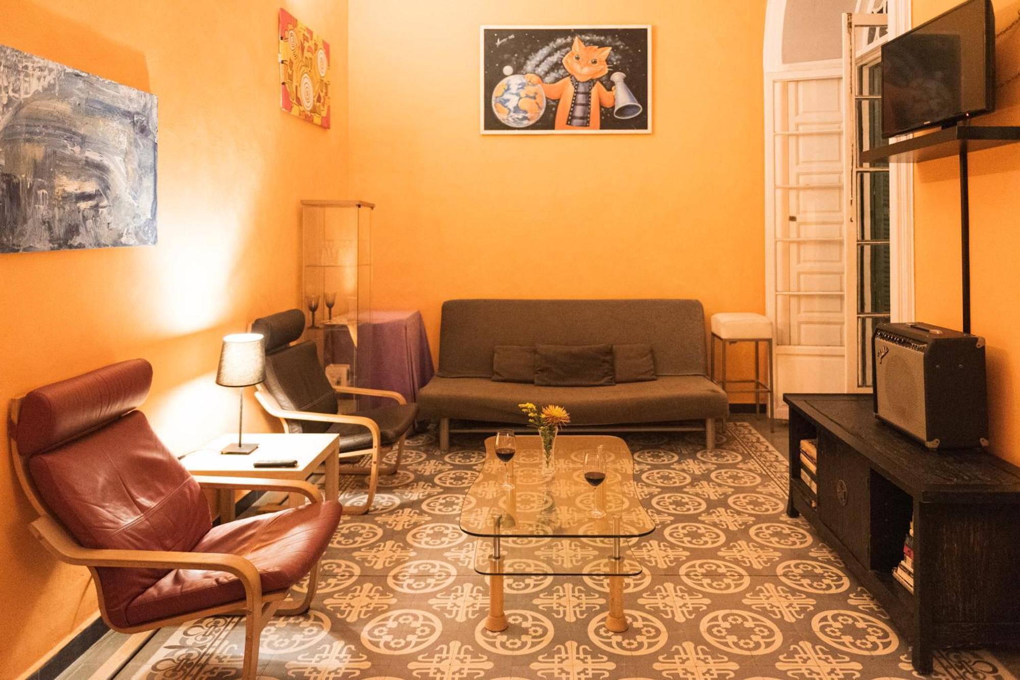 Private Rooms In Historic Building On The Square Málaga Buitenkant foto